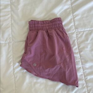 Lululemon hotty hot HR 2.5 size 4 shorts